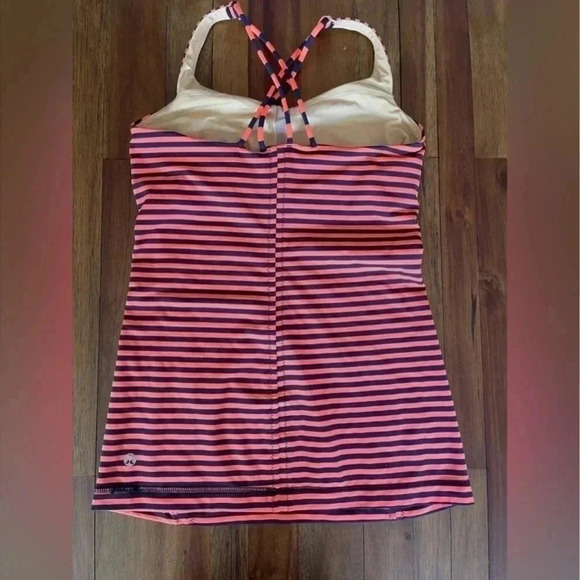 Lululemon free to be tank - Picture 2 of 4